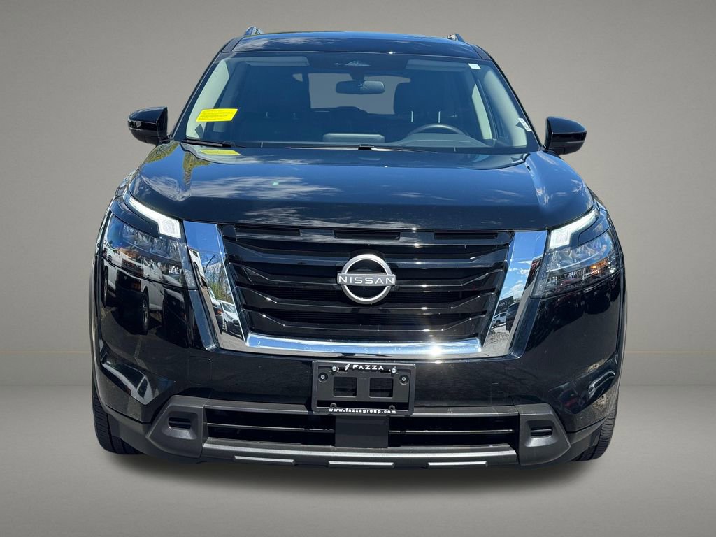 Used 2025 Nissan Pathfinder SV AWD/4WD image 8