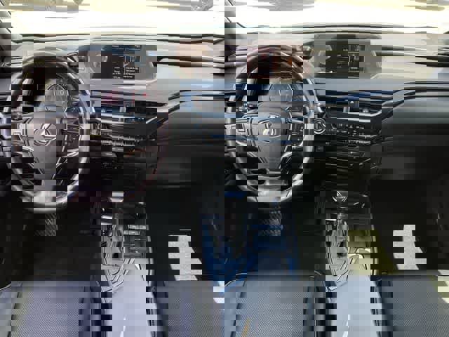 Used 2021 Lexus UX 200 w/ Premium Package image 19