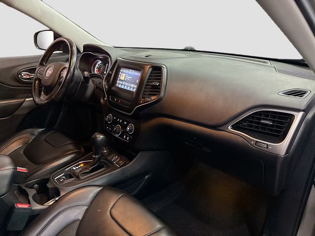 Used 2020 Jeep Cherokee Latitude Plus w/ Cold Weather Group AWD/4WD image 28