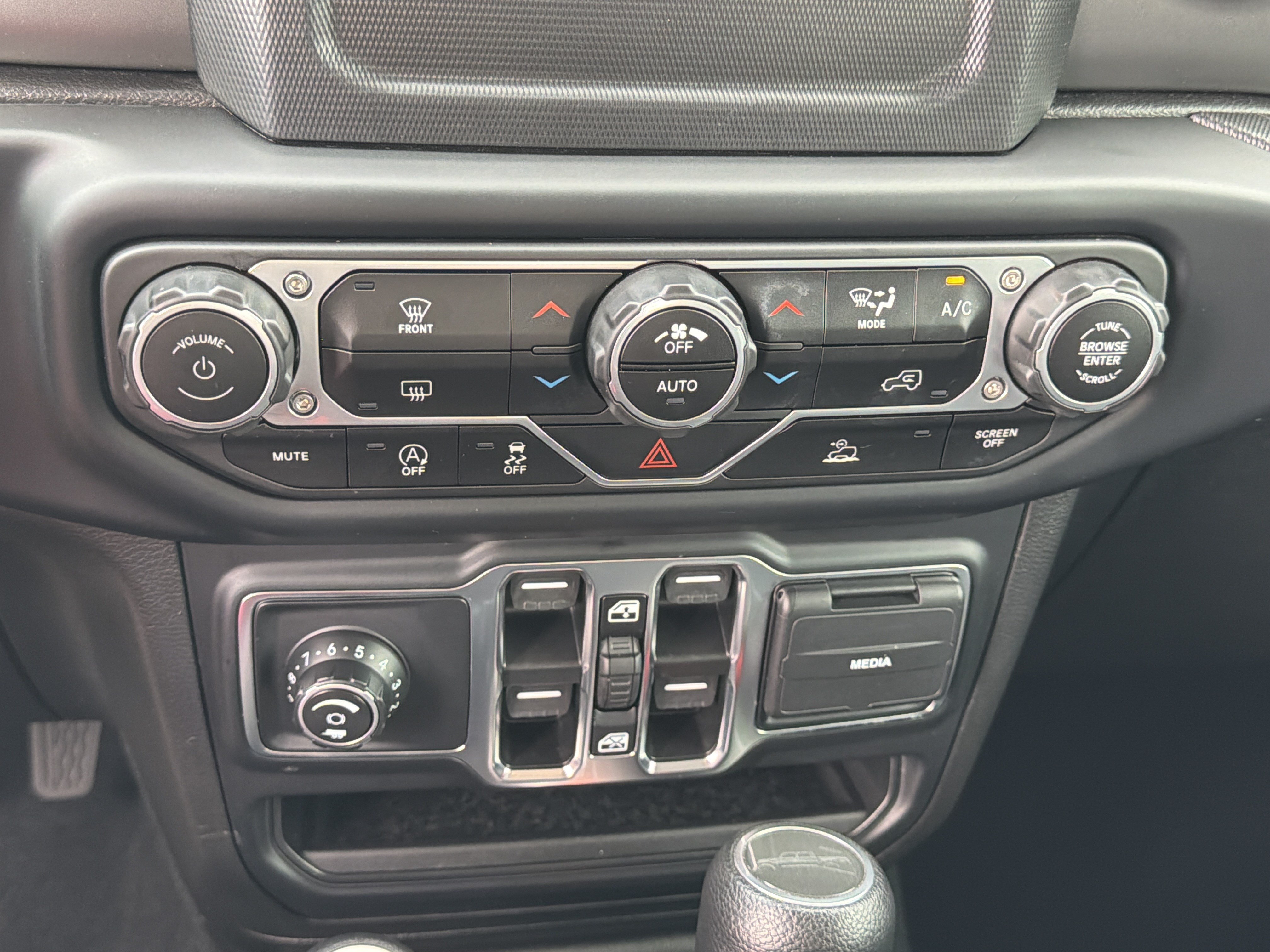 Used 2023 Jeep Gladiator Sport AWD/4WD image 35