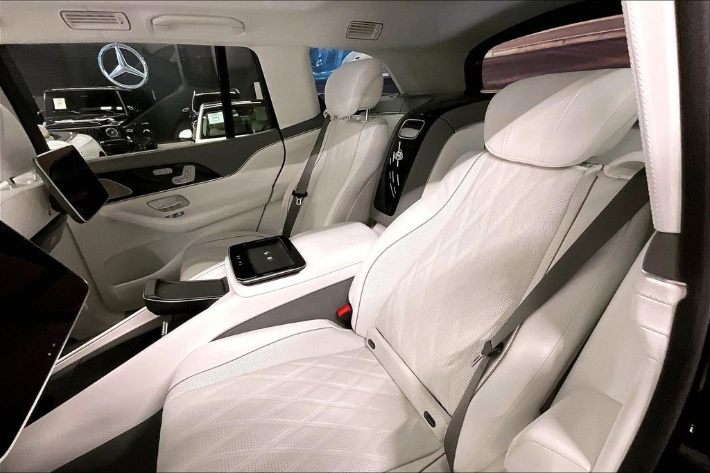 New 2026 Mercedes-Benz Maybach GLS 600 4MATIC image 10