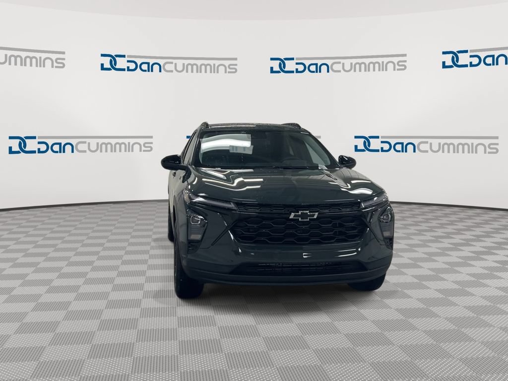 New 2026 Chevrolet Trax LT w/ Driver Confidence Package FWD image 3