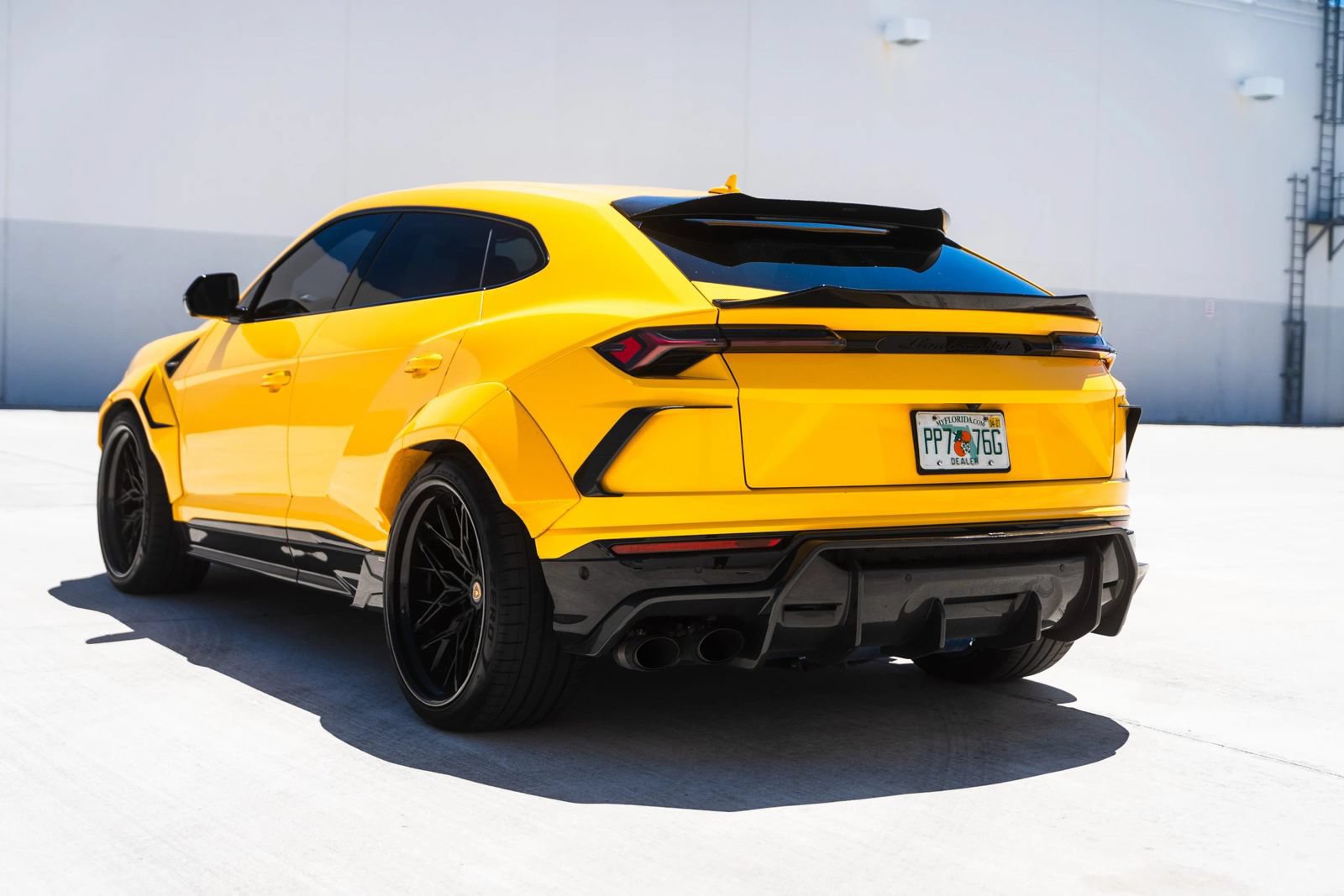 Used 2021 Lamborghini Urus AWD/4WD image 8