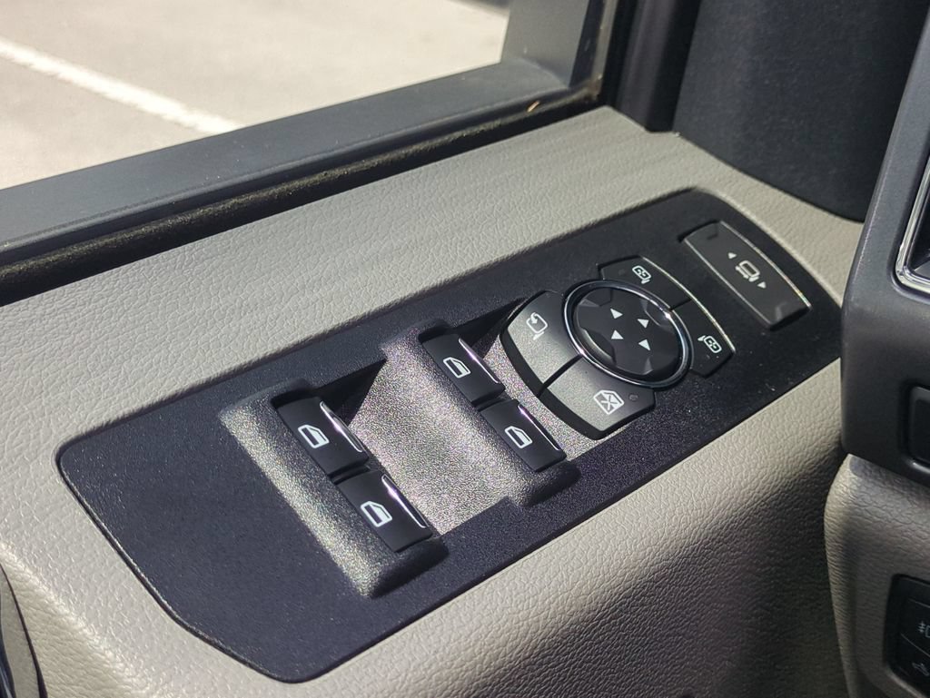 Used 2022 Ford F250 XLT w/ XLT Premium Package AWD/4WD image 25