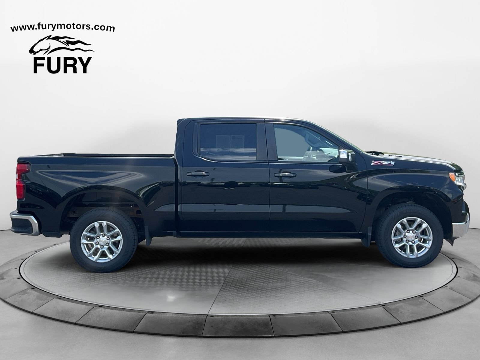 Used 2022 Chevrolet Silverado 1500 LT w/ Z71 Off-Road Package AWD/4WD image 2