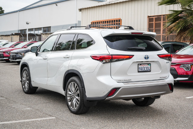 Used 2022 Toyota Highlander Platinum AWD/4WD image 9