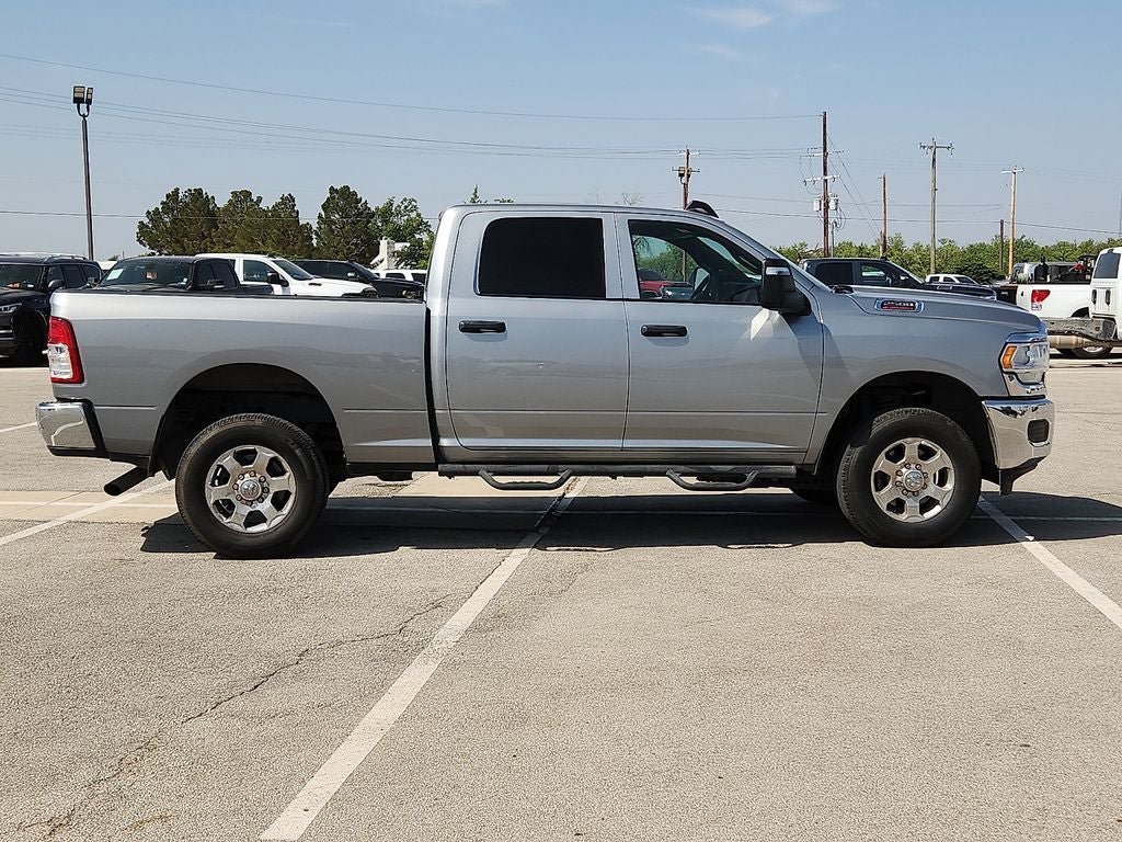 Used 2024 RAM 2500 Tradesman w/ Chrome Appearance Group AWD/4WD image 5