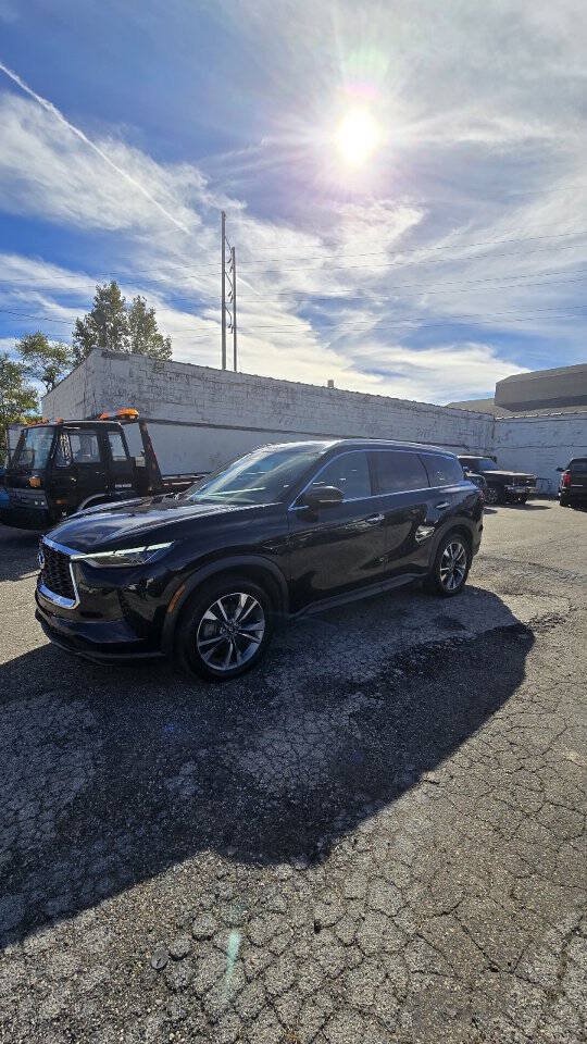 Used 2023 INFINITI QX60 Luxe w/ Performance Audio Package AWD/4WD image 1
