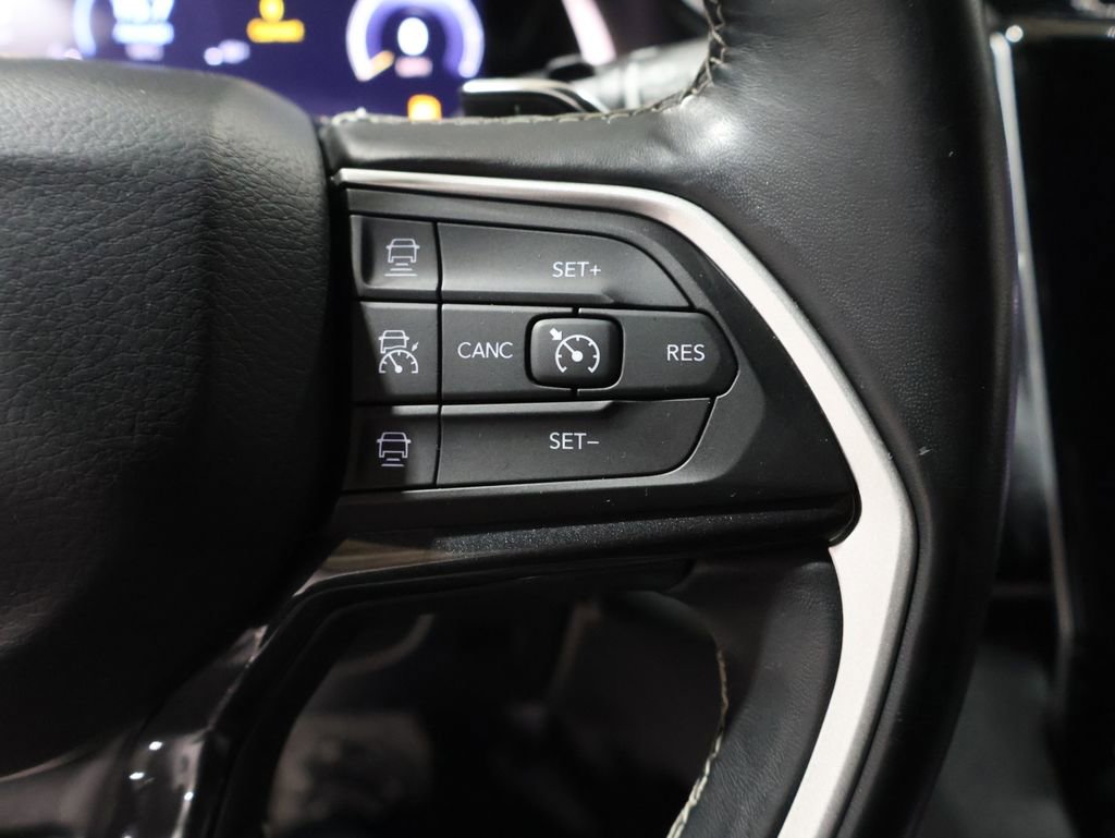 Used 2021 Jeep Grand Cherokee L Laredo image 40