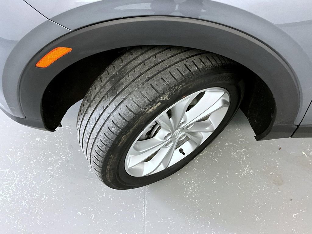 Used 2021 Buick Encore GX Preferred AWD/4WD image 23