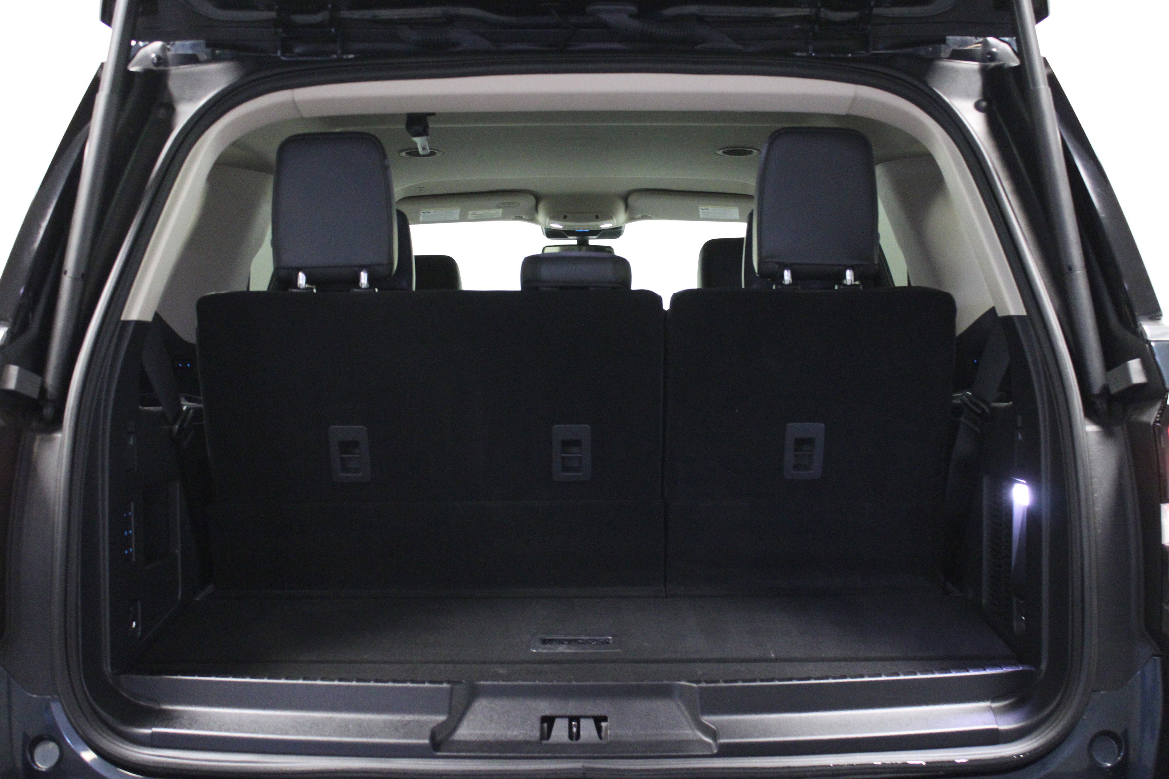 Used 2024 Ford Expedition XLT image 15