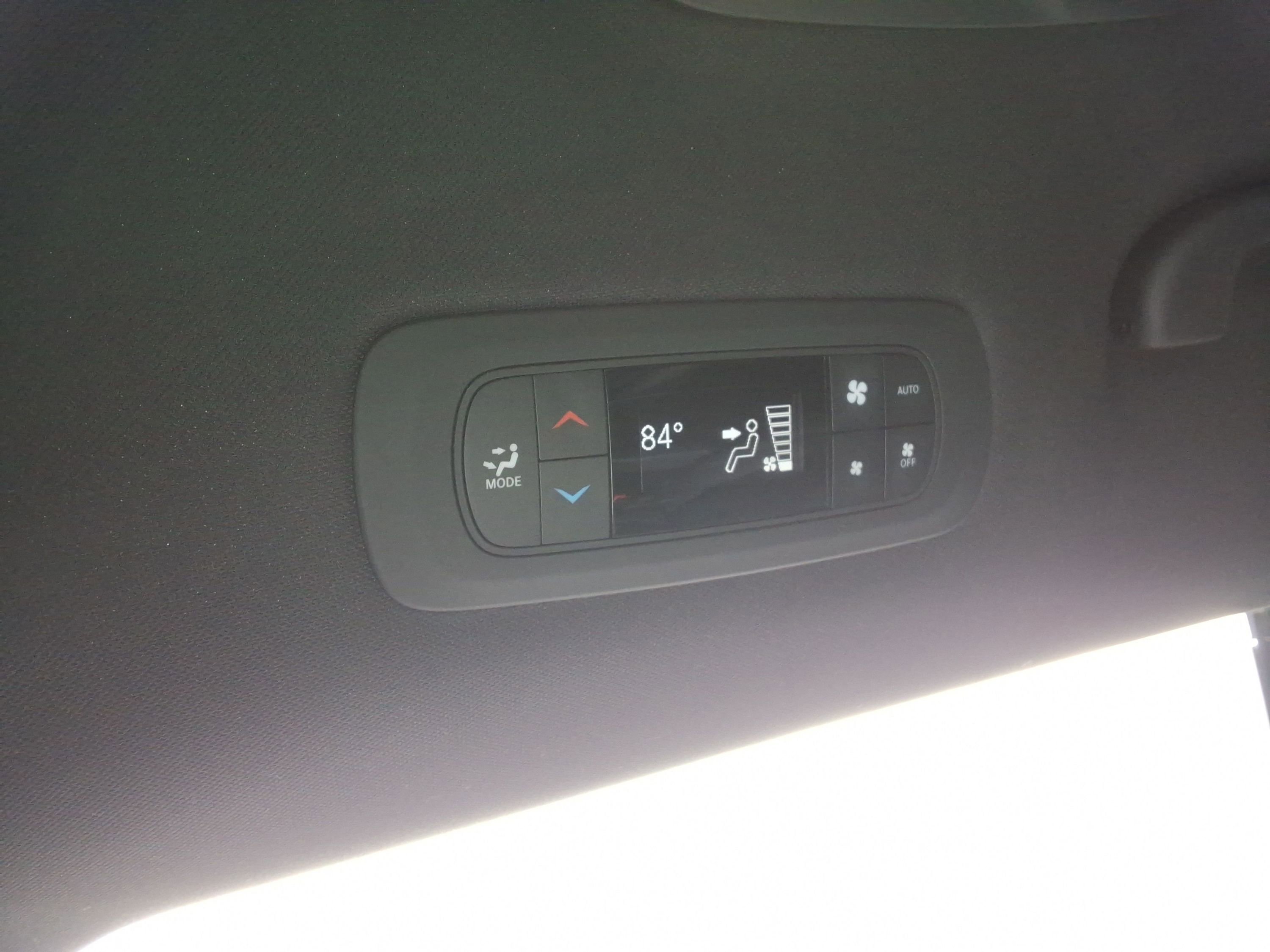 Used 2023 Chrysler Pacifica Touring image 26