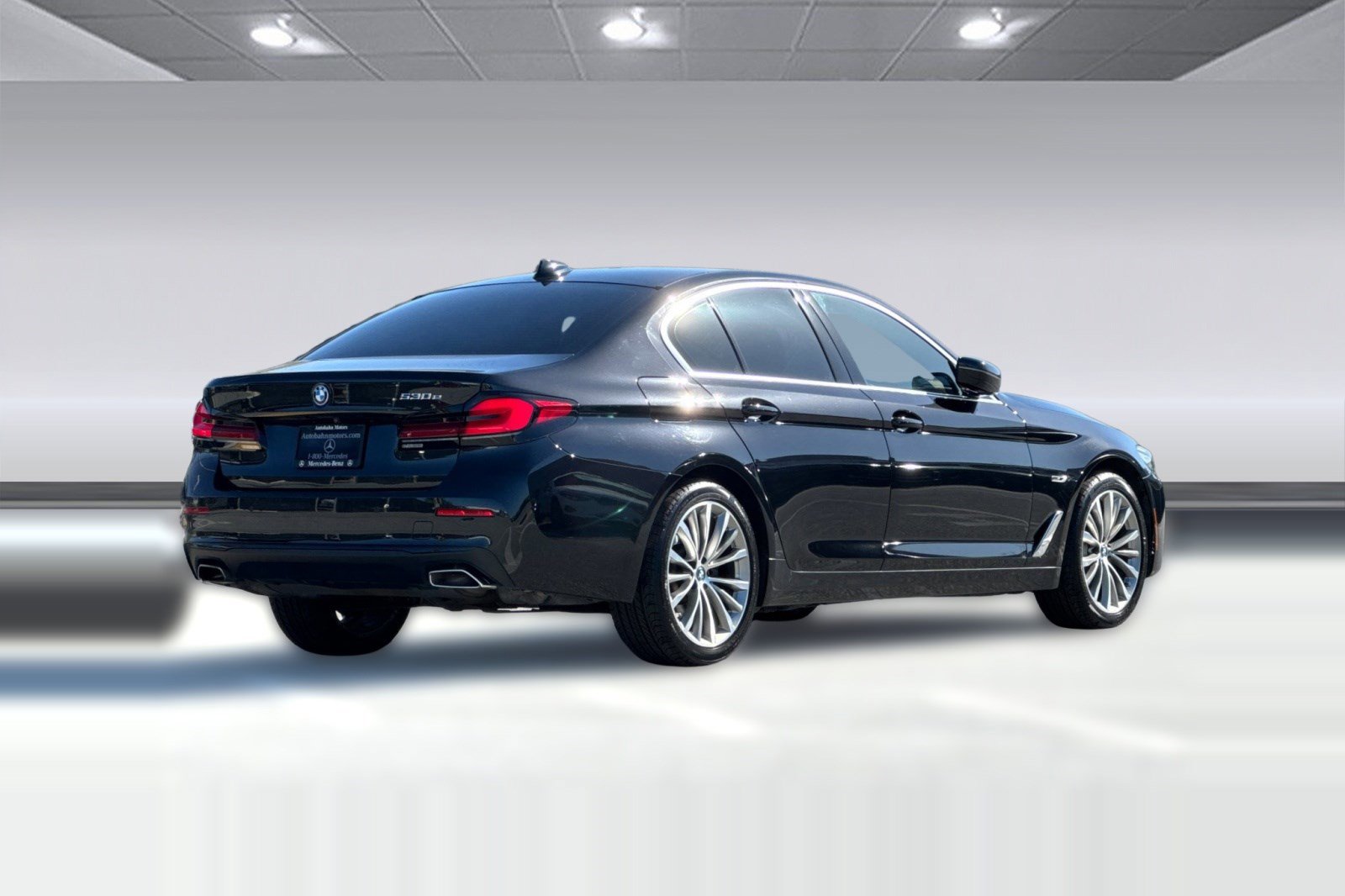 Used 2023 BMW 530e w/ Convenience Package image 8
