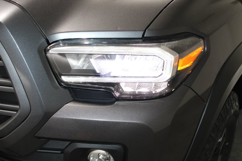 Used 2021 Toyota Tacoma TRD Off-Road AWD/4WD image 50