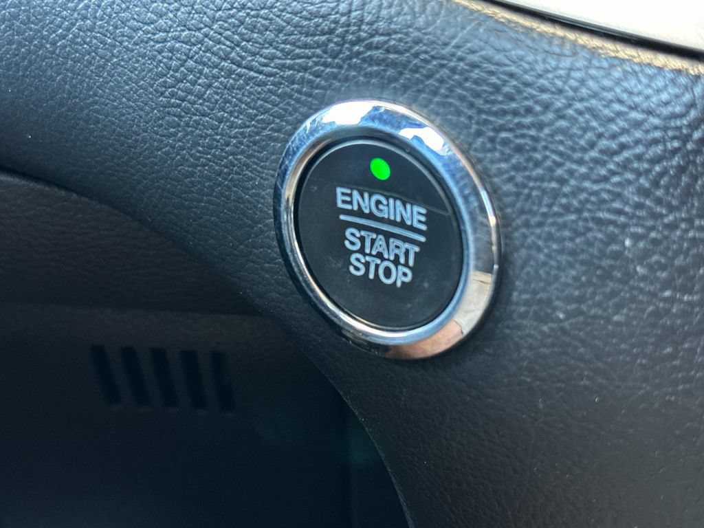 Certified 2018 Ford Edge SEL w/ Equipment Group 201A AWD/4WD image 22