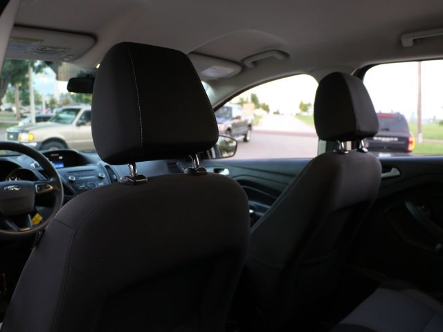 Used 2017 Ford Escape SE w/ SE Cold Weather Package AWD/4WD image 16