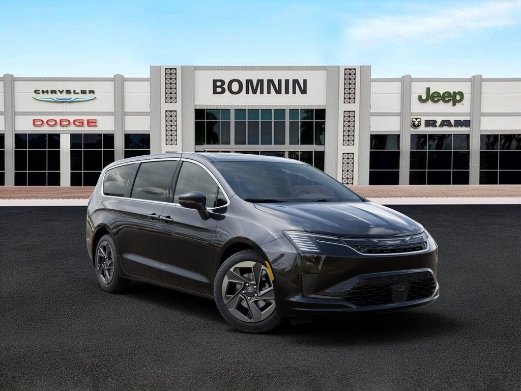 New 2027 Chrysler Pacifica Limited FWD image 5