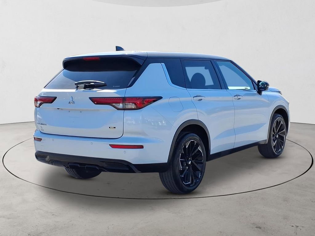 Used 2023 Mitsubishi Outlander SEL AWD/4WD image 5