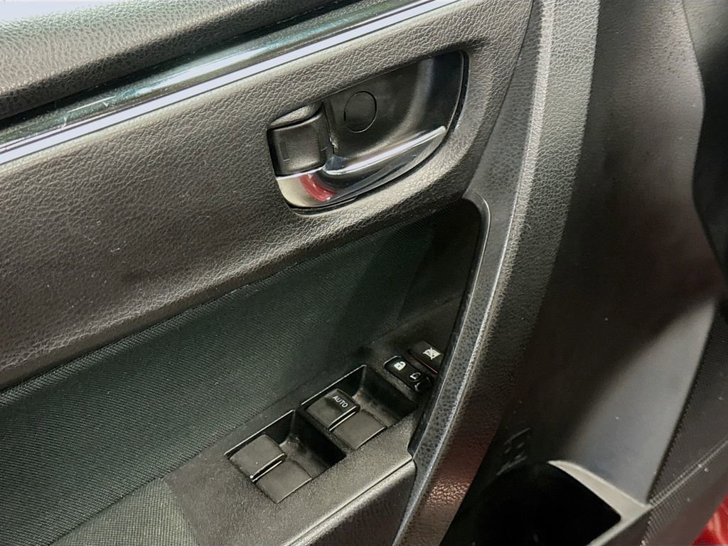 Used 2017 Toyota Corolla LE image 20