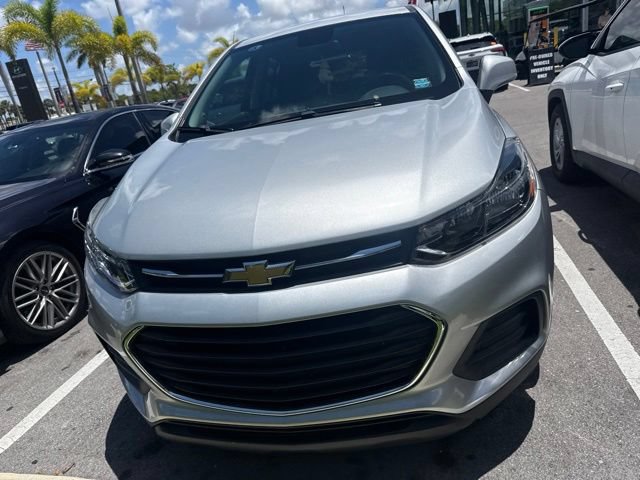 Used 2022 Chevrolet Trax LS w/ Tint and Cruise Package FWD image 2