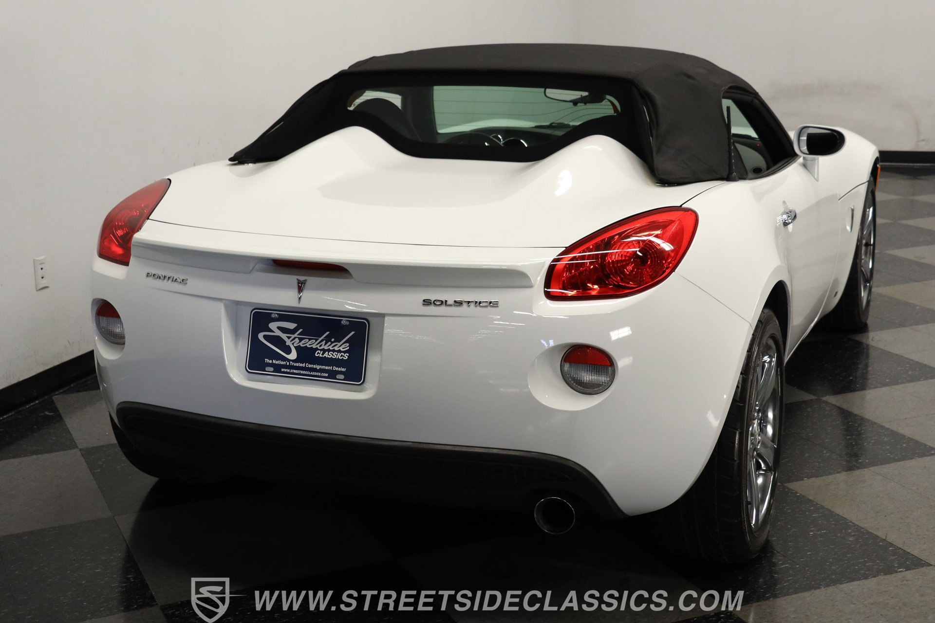Used 2007 Pontiac Solstice Convertible w/ Premium Package image 9