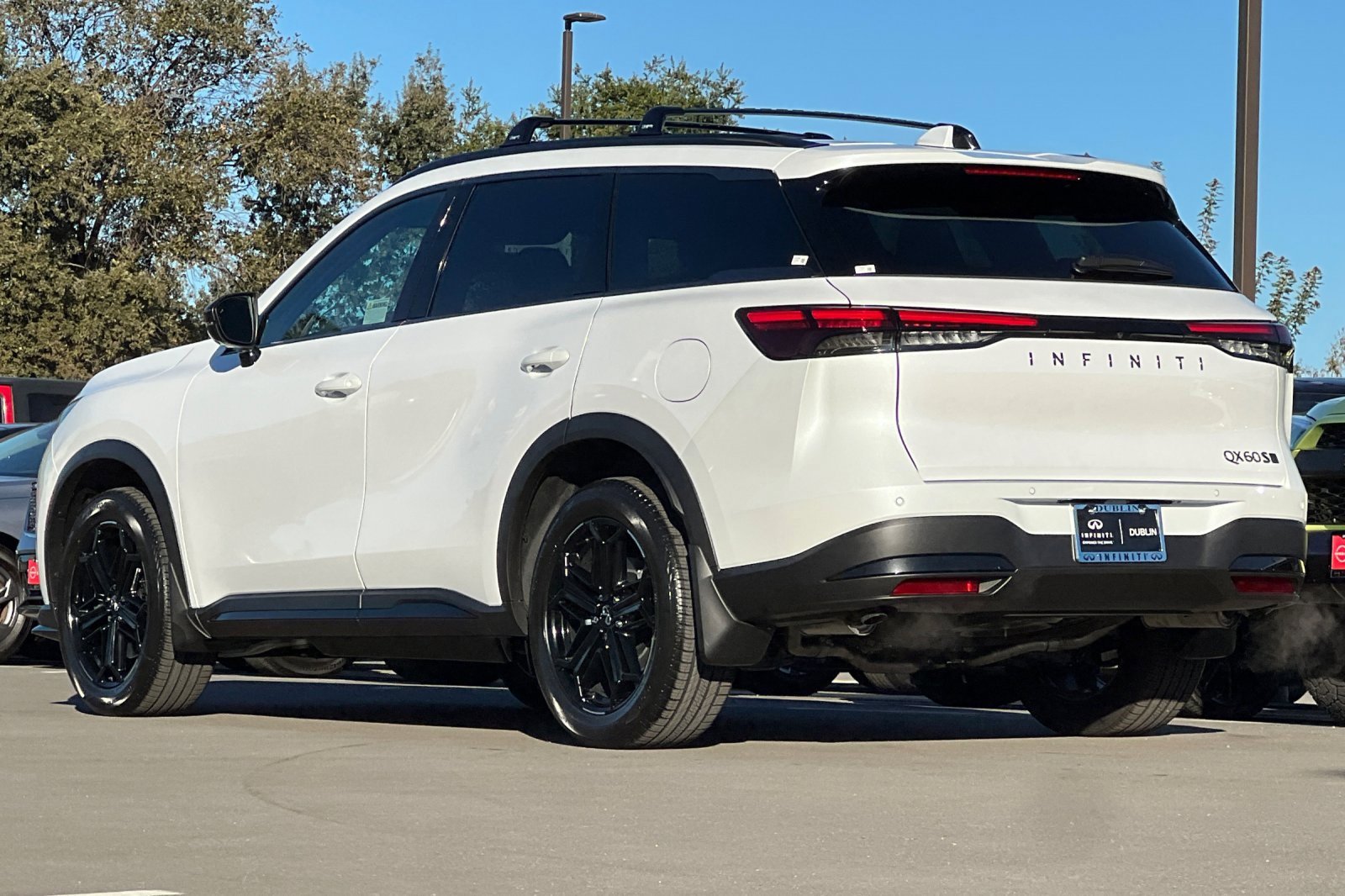 New 2026 INFINITI QX60 Sport image 3