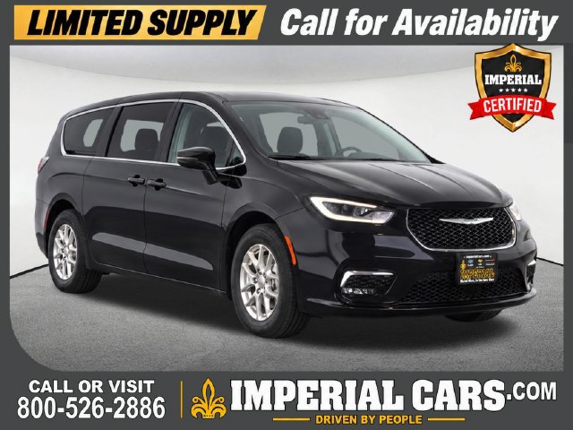 Used 2026 Chrysler Pacifica Select FWD image 1