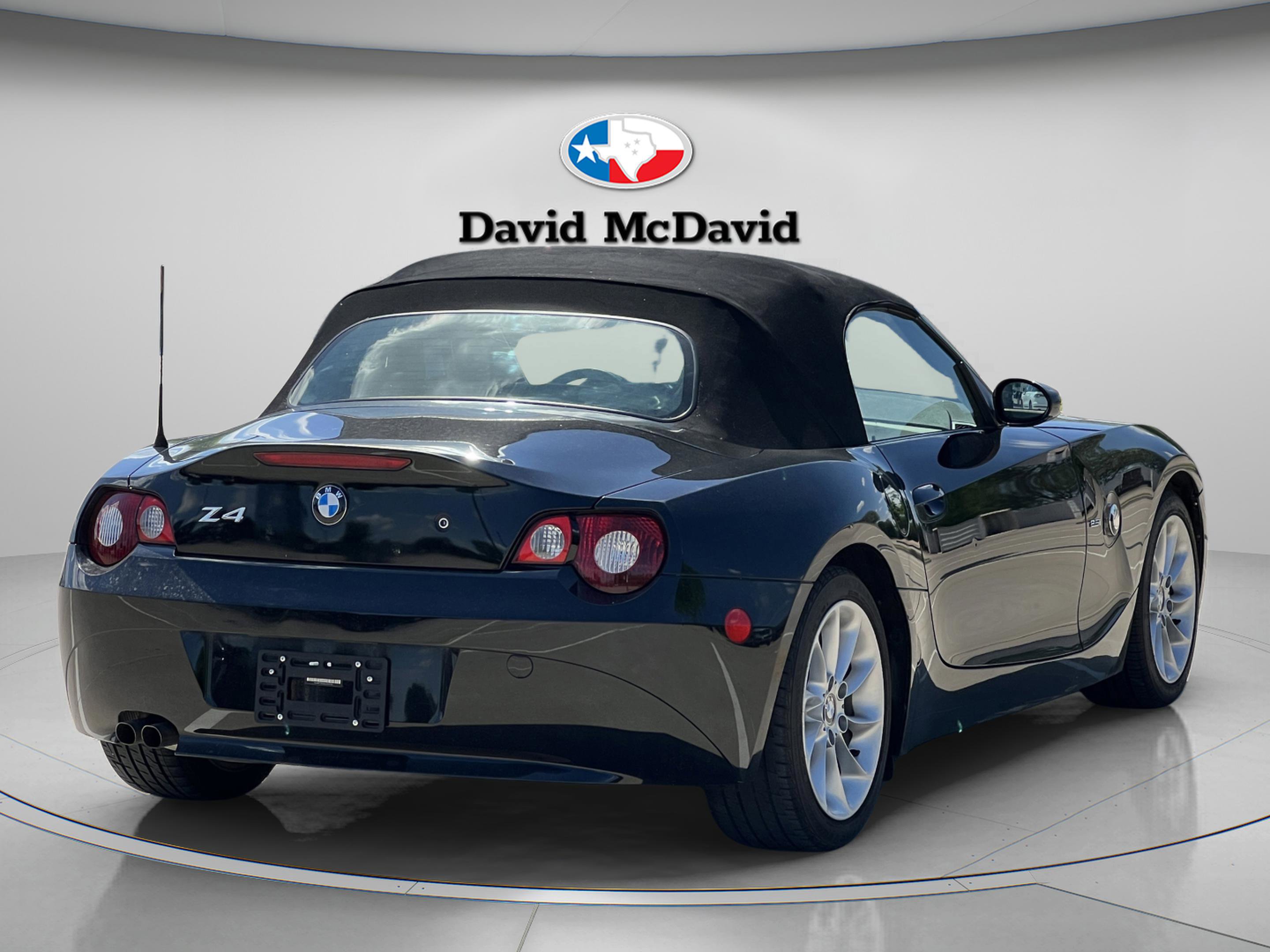 Used 2005 BMW Z4 2.5i image 13