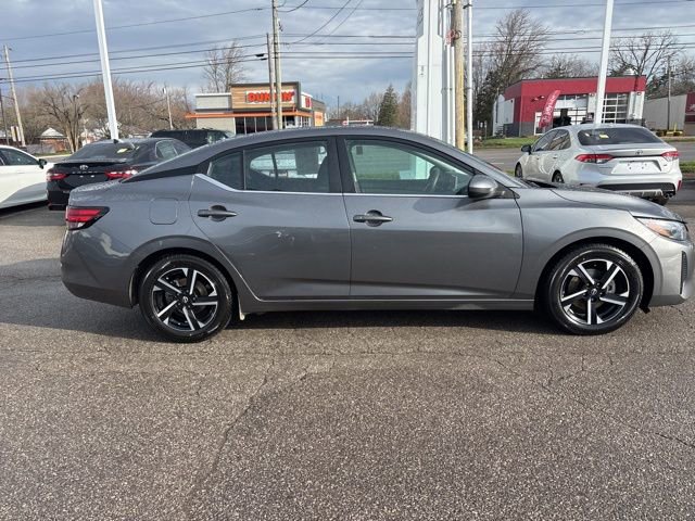 Used 2024 Nissan Sentra SV image 3