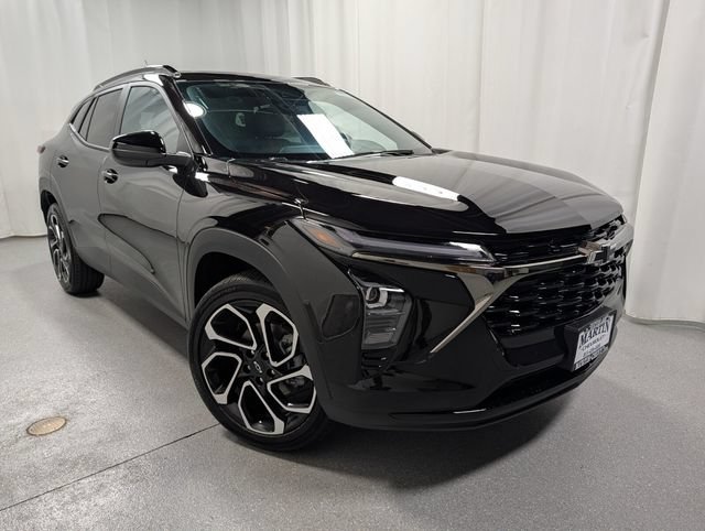 New 2026 Chevrolet Trax RS w/ Sunroof Package FWD image 2