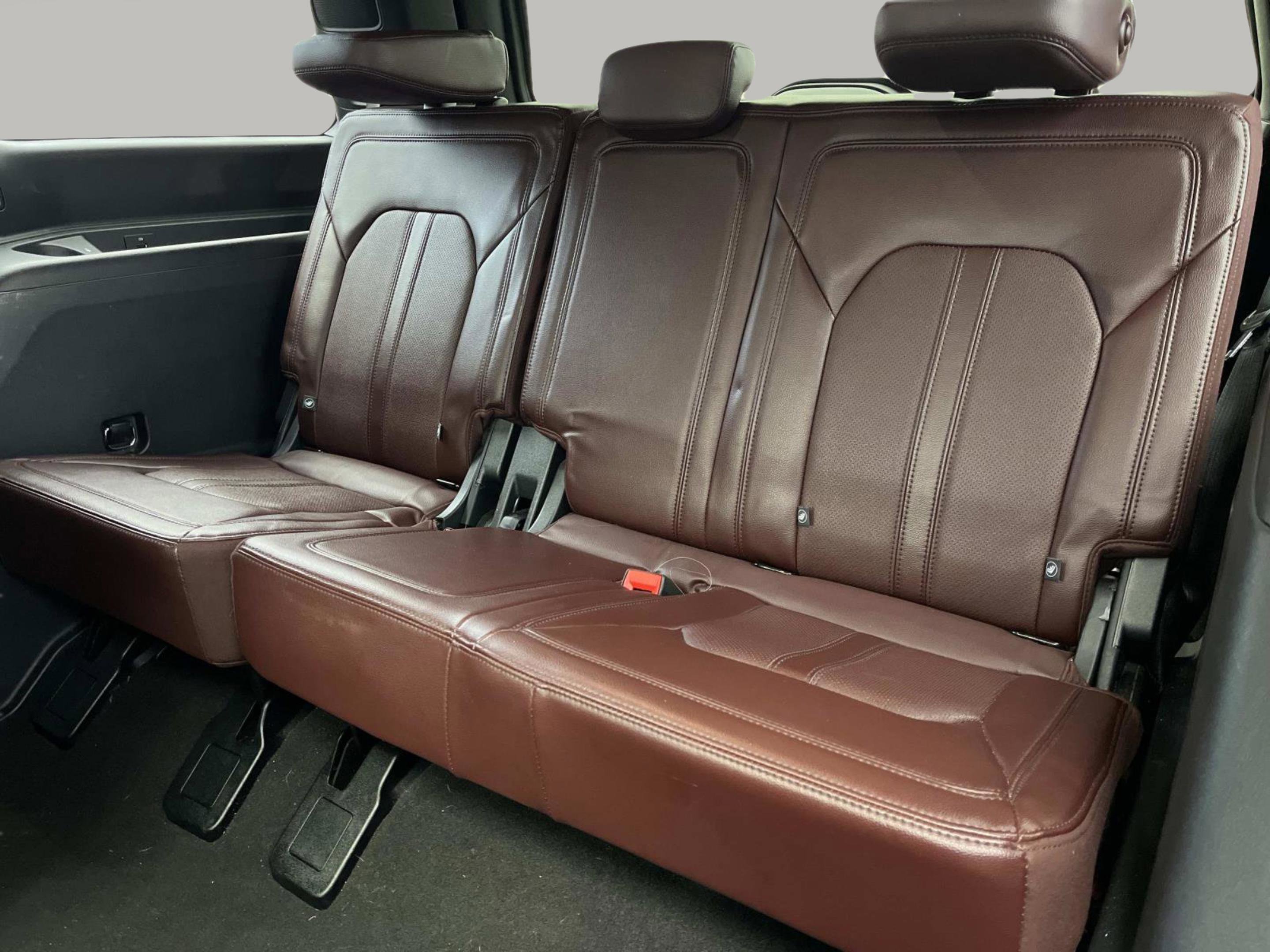 Used 2023 Ford Expedition Limited image 24