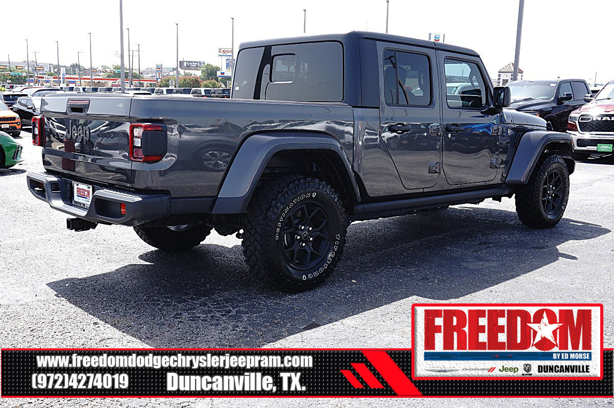 Used 2024 Jeep Gladiator Sport AWD/4WD image 5