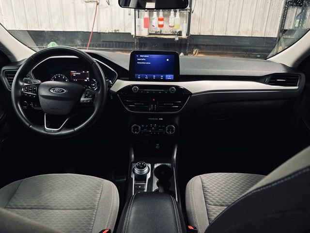 Used 2022 Ford Escape SE w/ SE Sport Appearance Package image 22