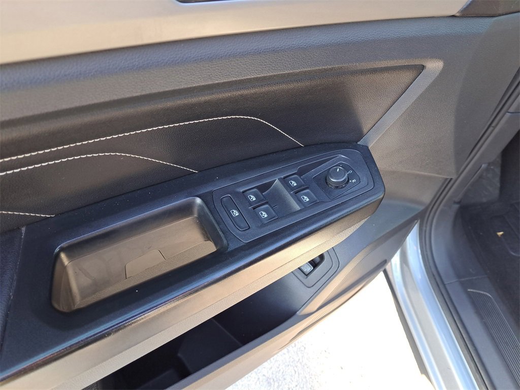 Used 2020 Volkswagen Atlas Cross Sport SEL image 17