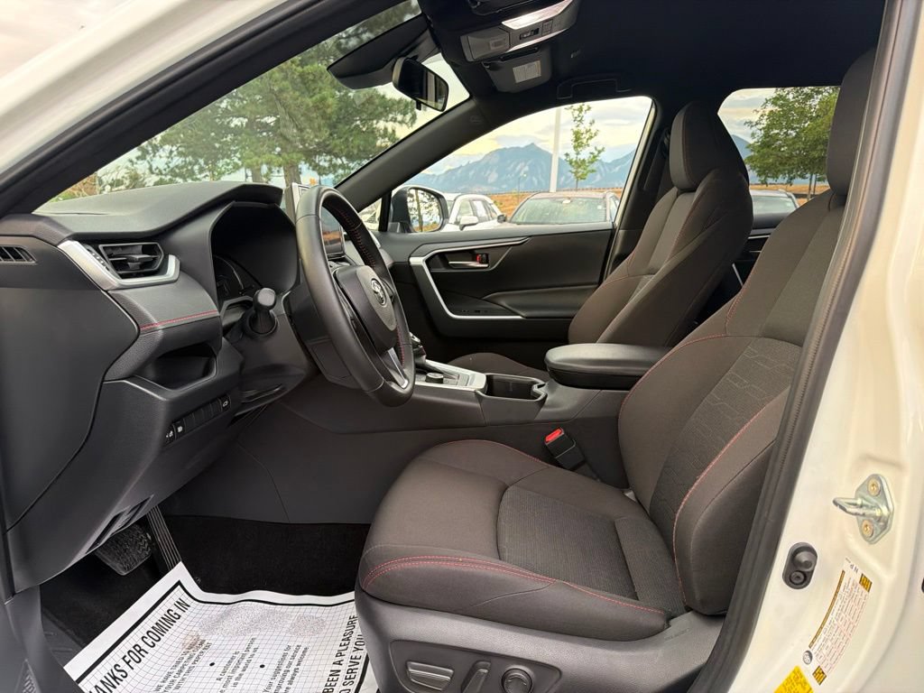 Used 2025 Toyota RAV4 SE AWD/4WD image 22
