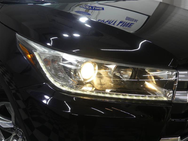 Used 2019 Toyota Highlander Limited AWD/4WD image 15