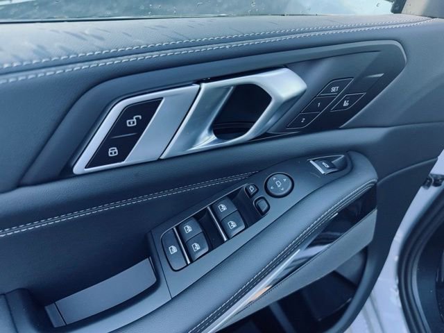 New 2026 BMW X5 xDrive40i w/ M Sport Package image 16