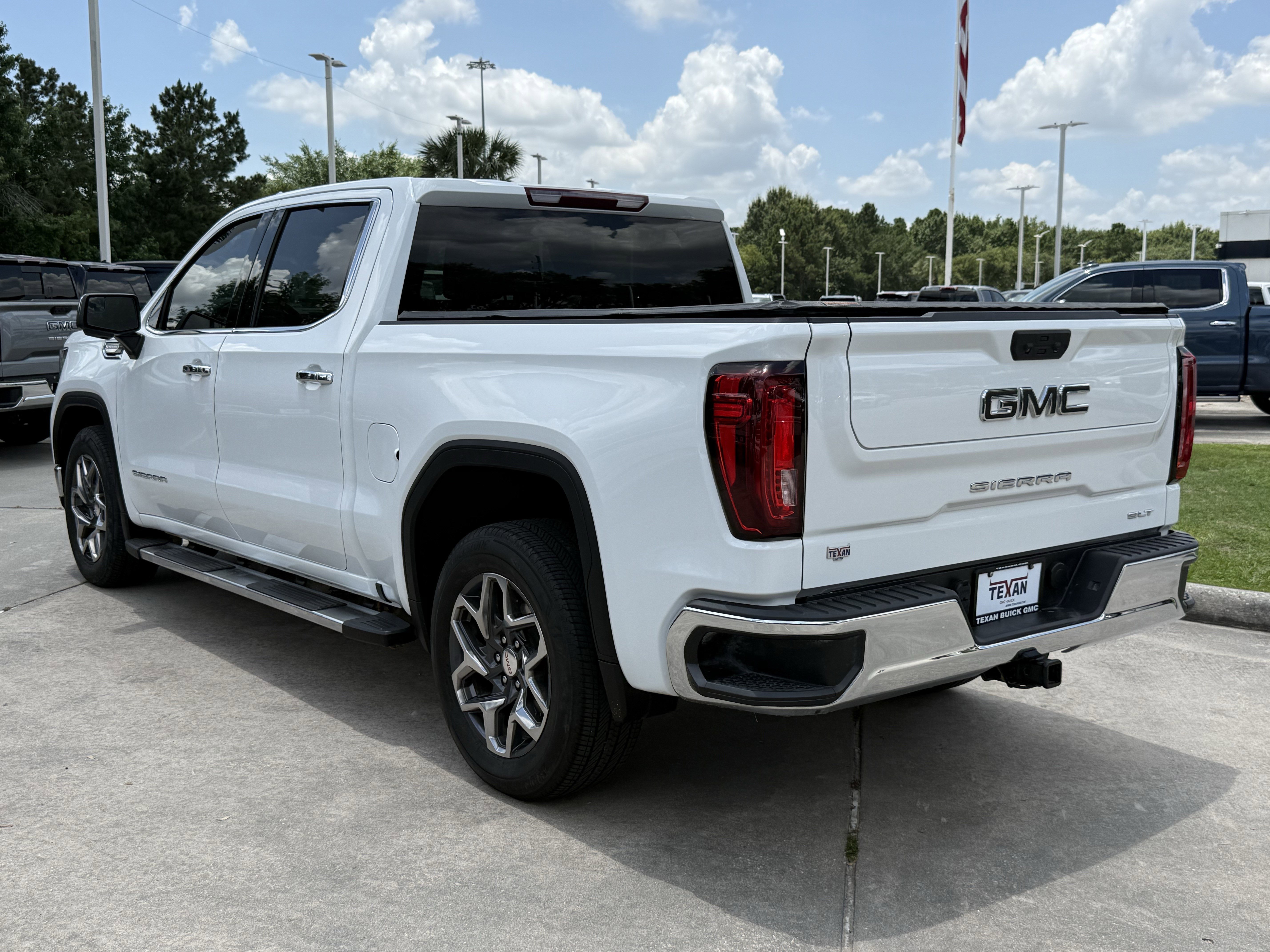 Used 2025 GMC Sierra 1500 SLT RWD image 7