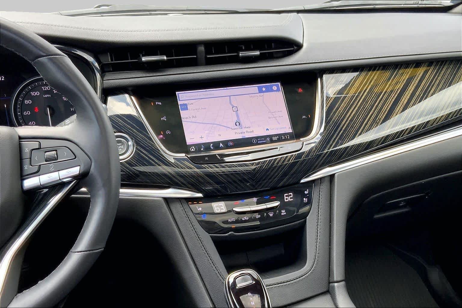 Used 2024 Cadillac XT6 Premium Luxury w/ Technology Package AWD/4WD image 6