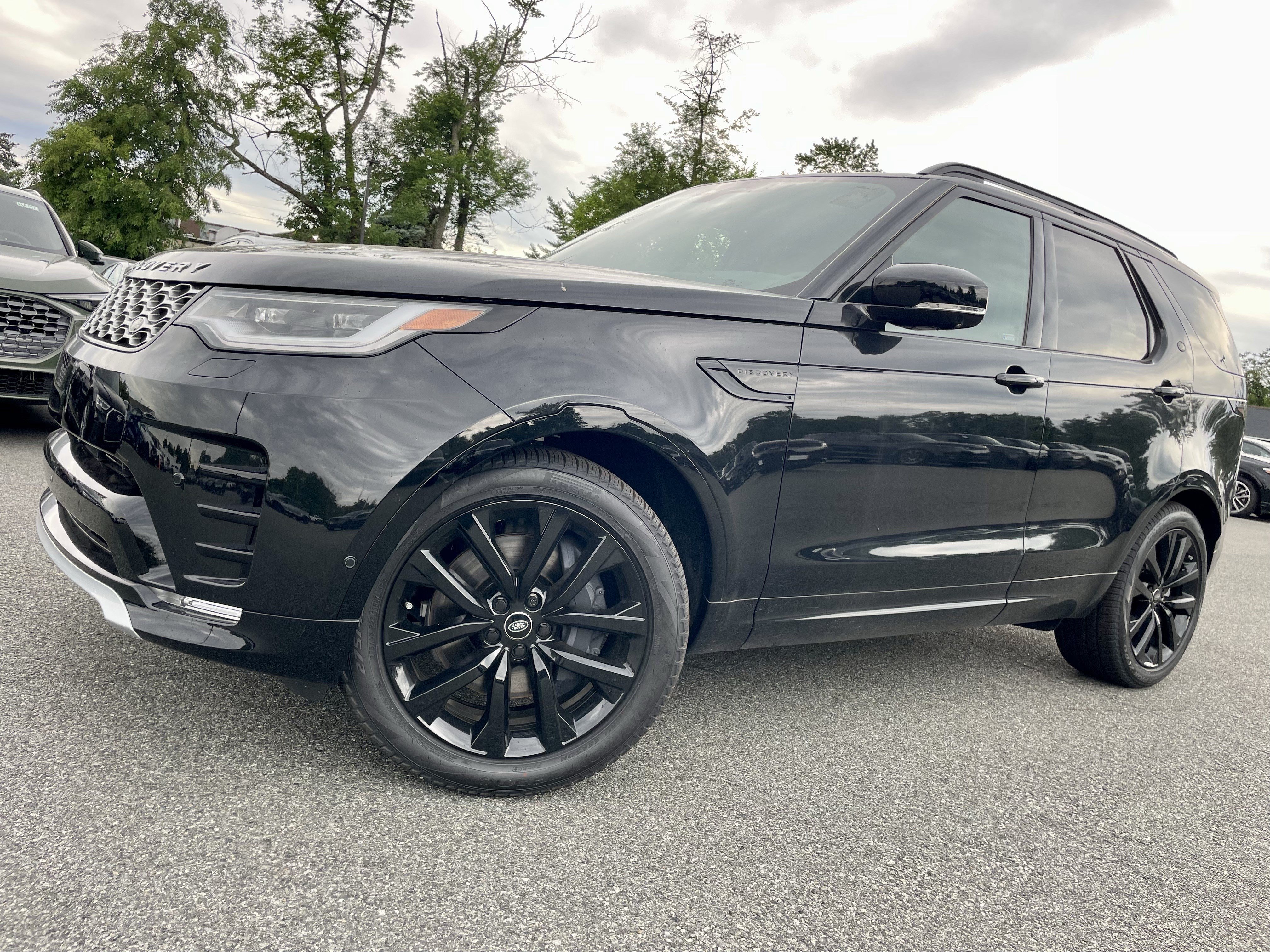 New 2026 Land Rover Discovery Limited Edition AWD/4WD image 37