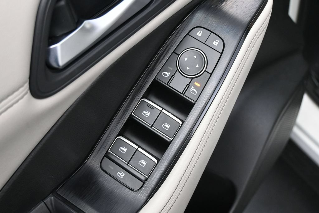 Used 2023 Nissan Rogue SL FWD image 4