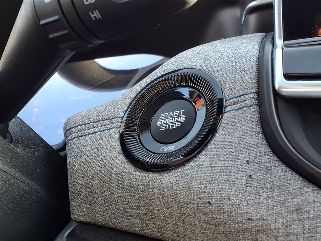 Used 2024 Jeep Compass Sport image 17