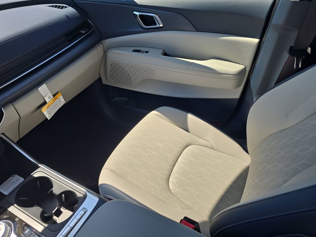 New 2026 Kia Carnival EX FWD image 16