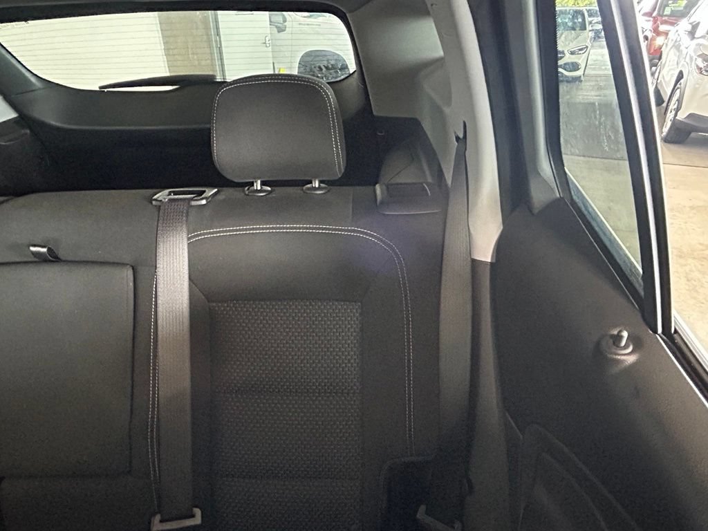 Used 2023 GMC Terrain SLE w/ Driver Convenience Package FWD image 14