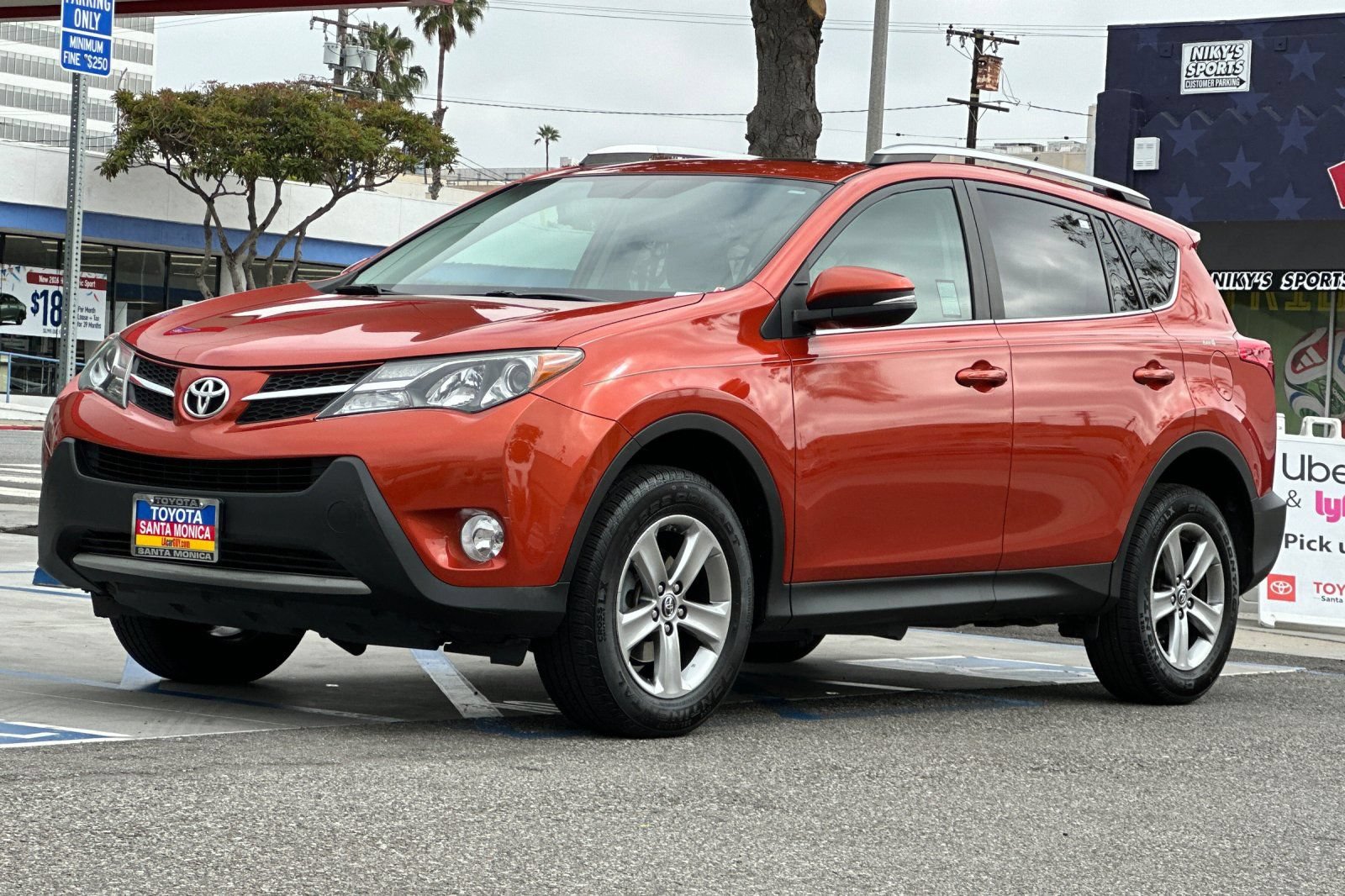 Used 2015 Toyota RAV4 XLE AWD/4WD image 8