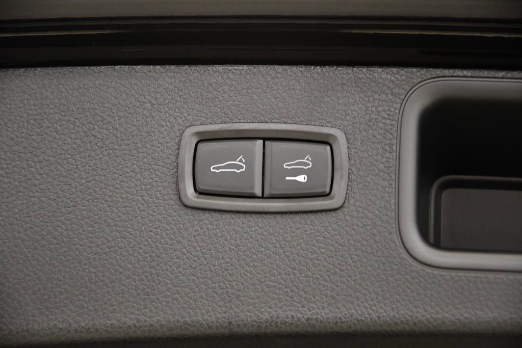 Used 2025 Porsche Macan image 58