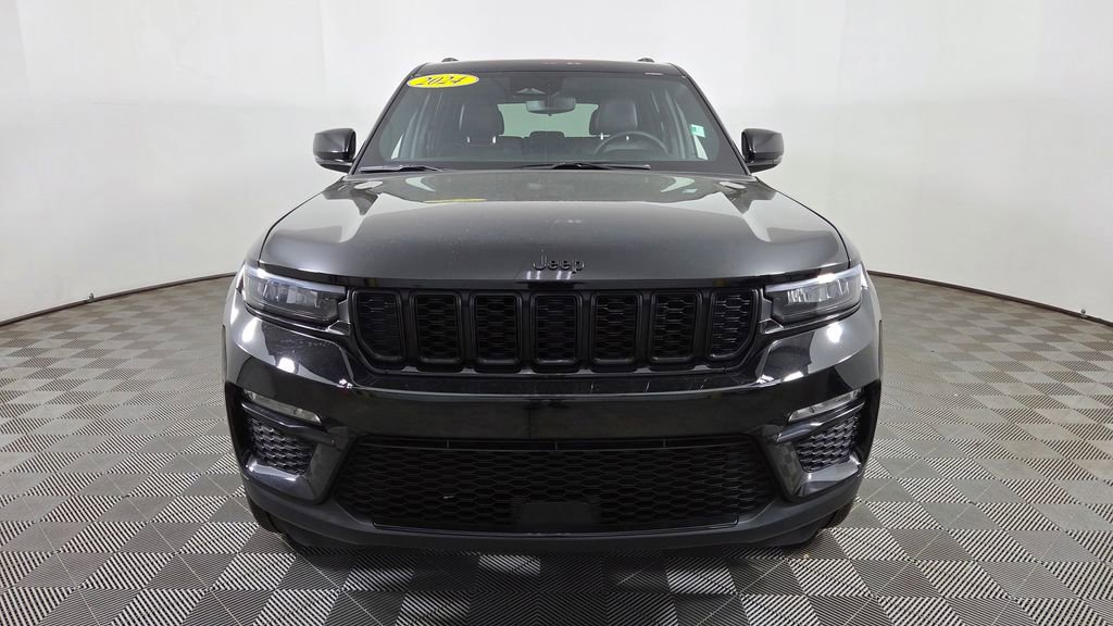 Used 2024 Jeep Grand Cherokee Limited w/ Black Appearance Package AWD/4WD image 8
