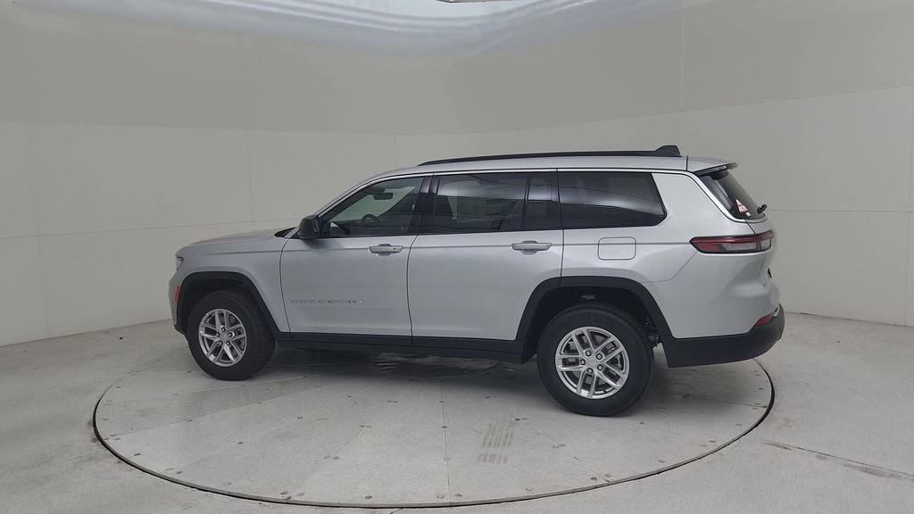 New 2025 Jeep Grand Cherokee L Laredo image 10