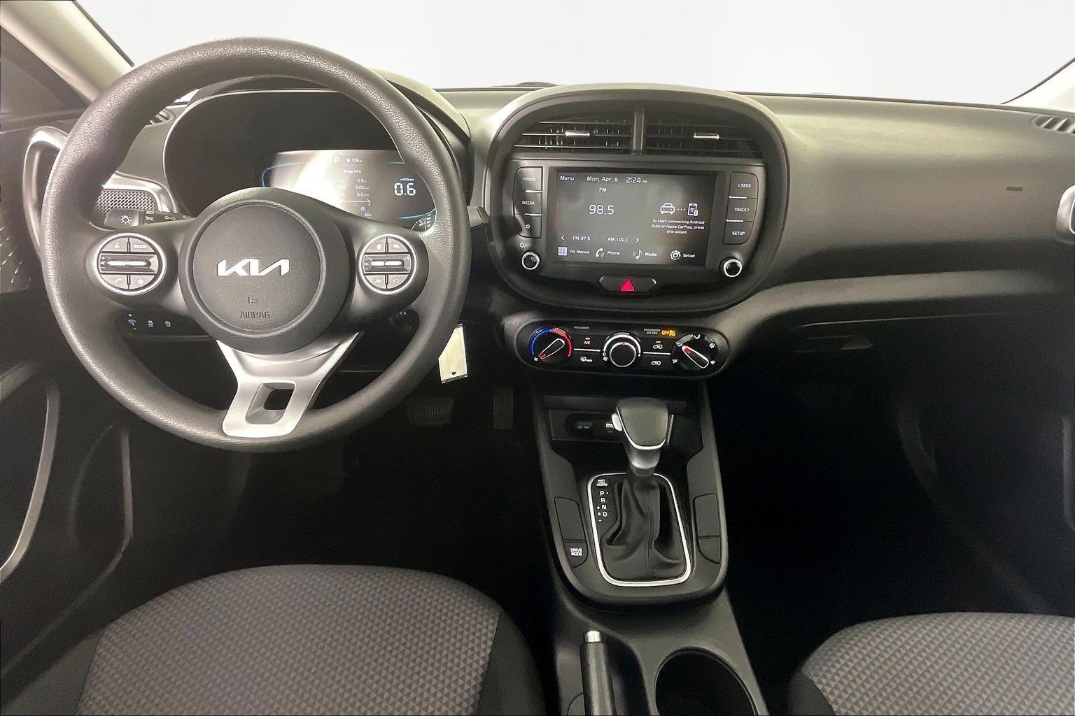 Used 2023 Kia Soul LX FWD image 7