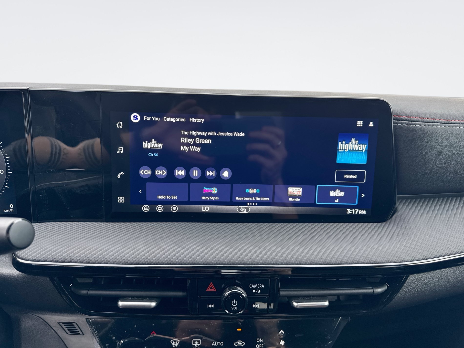 New 2027 Nissan Kicks SR FWD image 18